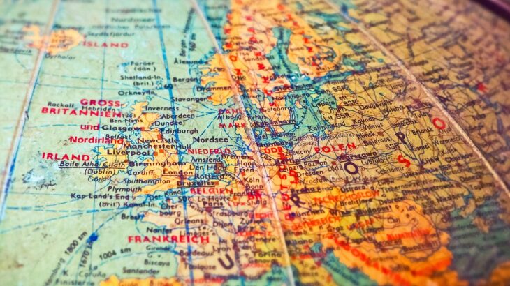 diferenças entre o inglês norte-americano e britânico